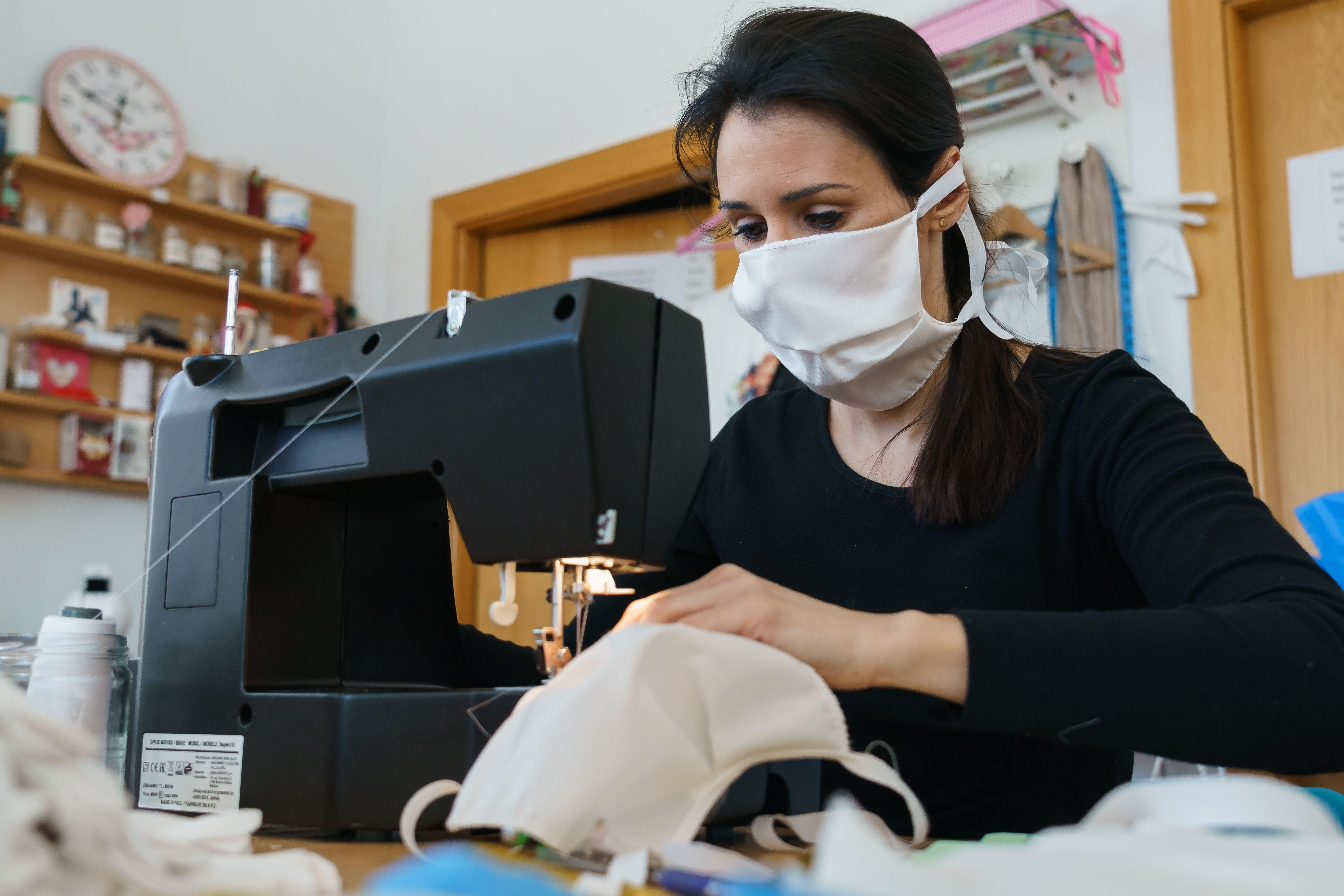 Etsy Encourages Sellers To Make Face Masks Cnet