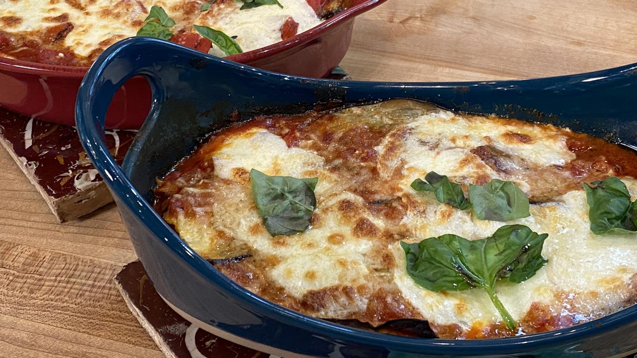 Super Stuffed Shells With Spinach And Italian Sausage Rachael Ray Show